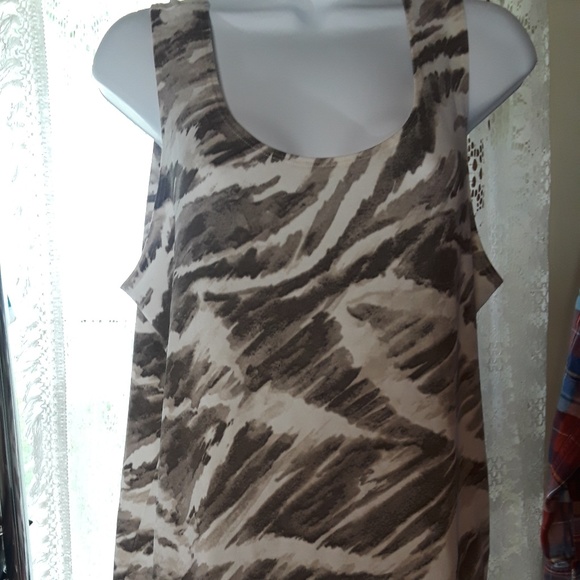 Travelers Tops - 👚Sleeveless Travelers by Chicos So Comfy Tank Top